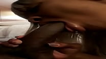 Чернокожая использует красивые губы для доения BBC в любительском видео