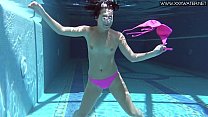 Jessica Lincoln a garota subaquática mais quente