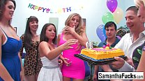 Samantha comemora seu aniversário com uma orgia louca e selvagem