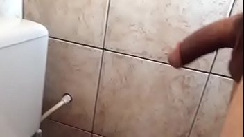 I shake playing with the stick in the bathroom