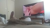 Ducky7707 kommt zum Masturbieren und schaut sich Pornos an