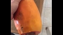 Eine Papaya ficken