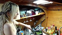 BoatBabesXXX –セクシーなレクシーを使った料理教室–裸のシェフがあなたにレッスンを教えます