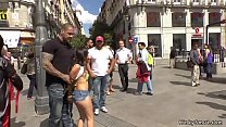 Espagnole baisée dans un sex-shop public