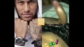 Joueur de football neymar se branler
