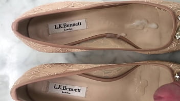 L.K. Bennett chaussures éjaculation