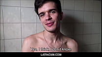 Amador jovem latino Twink pagou dinheiro para foder Big Dick estranho no banheiro