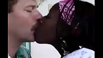 Schwarzafrikanischer Teenager im legalen Alter, gebohrt von einem Weißen - Black Fucking Tube