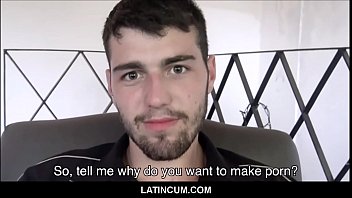 Semental latino amateur pagó en efectivo para follar al cineasta y su amigo heterosexual POV