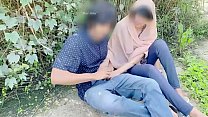 Menina hijab desi fodida na selva com o namorado