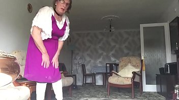 Пурпурное платье и сапоги - Johanna Clayton