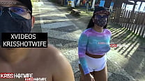 Kriss Hotwife Com Top Transparente Sem Sutiã Fazendo Uma Caminhada Matinal Na Praia Bem Puta e Gostosa