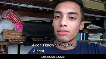 中かっこ付きの若いストレートラテン系の少年は有料POVのためにゲイ