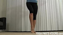 I know how good I look in yoga pants JOI