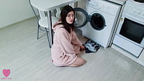Mi novia NO estaba atrapada en la lavadora y me pilló cuando quería follarle el coño