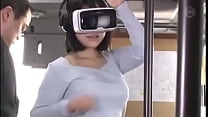 Süße Asiatin wird im Bus mit VR-Brille 3 (har-064) gefickt