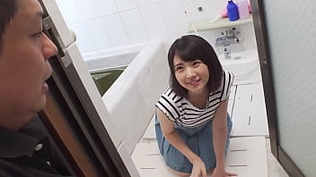 httpsbitly3FGGwYY Meine 18jährige Schwester meiner Freundin hat mich dazu verführt ihren Schritt mit einem kleinen Lächeln zu zeigen Das stickige Höschen überspannte das Gesicht Japanischer hausgemachter Amateurporno [Te