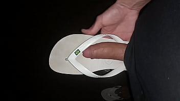 Playing with the White Havaianas