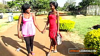 lesbianas africanas calientes y pesadas besuquean el baño y comen el coño