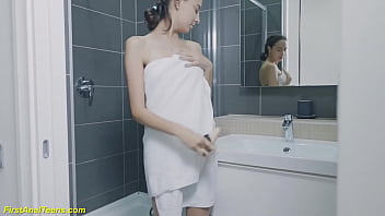 sua primeira grande experiência de vibrador anal no chuveiro