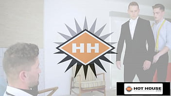 HotHouse - Hunk es escupido en un trío gay caliente - Jay Tee, Shane Cook