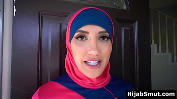 Muslimische Ehefrau fickt Vermieter, um die Miete zu bezahlen