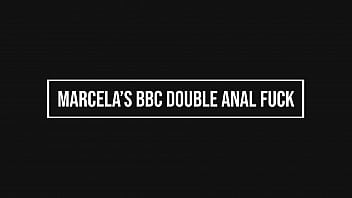 Deux BBC très excitées se sont vengées et ont baisé la mignonne TS MARCELA DIMOV (Interracial. PEE, BBC, DAP, humiliation, bouche bée) ALT001