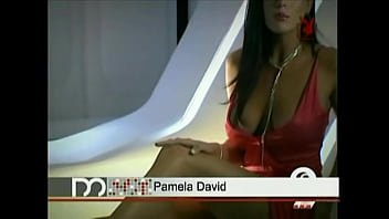 Памела занимается сексом в кинотеатре