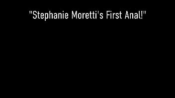 Gaping Beauty Stephanie Moretti recebe seu estilo cachorrinho de bunda pequena!
