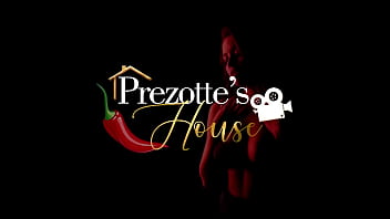 Vieni a vedere, Sabrina Prezotte ordina una pizza e paga la consegna entrando nel ragazzo della moto, tanto sesso, vieni - Prezotte's House.