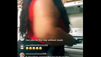 Big booty clapping