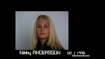 Nikky Andersson dans une introduction anale hardcore