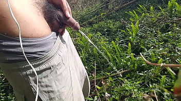 AFTER URINATING IN THE FOREST, A HANDJOB UNDER THE HOT SUN WITH MY COCK