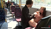 Euroluder im öffentlichen Bus gefickt