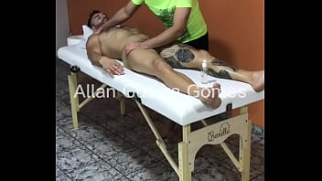 La sessione di massaggi con MASSAGISTA RIO DE JANEIRO ha avuto un lieto fine sul combattente MMA Allan Guerra Gomes completo su x video rosso - parte 1