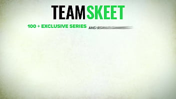 TeamSkeet - La moglie mormone dominante Alison Rey fa la sottomessa Zoe Parker a guardarla mentre scopa