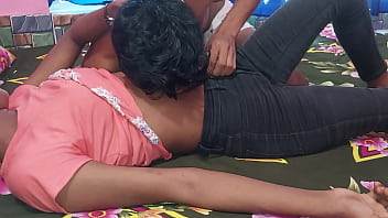 Hanif et Popy Khatun - Danse après baise Bengali Sex Video xxx video deshi couple de jeunes femmes chaudes