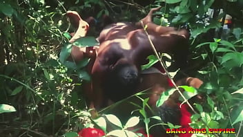 AFRICKÁ LEKTORKA FUCK SEXY COROLINA - AMATÉRKA V KOUŘI - VIDEO UNIKLO NA INTERNETOVÉ PORNO