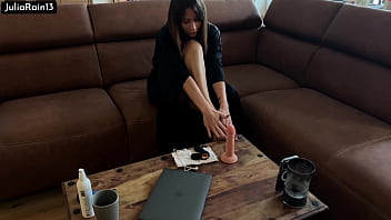 Assista Julia Rain Fazendo Vídeo para Fã - Masturbação