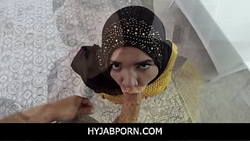 hyjabporn - joven hermanastra en hijab sabe cuál es el precio