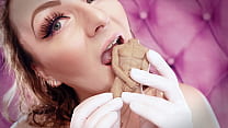 ASMR comiendo comida fetiche video - chica con aparatos ortopédicos comiendo chocolate hombre - giganta vore (Arya Grander)