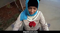 Горячая арабская крошка смотрела порно и теперь чувствует себя готовой пройти весь путь с парнем - HijabLust