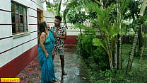¡Sexo al aire libre con tía caliente india en un día lluvioso! sexo duro