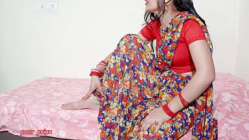 la belle-mère indienne chaude a reçu un massage avant une baise hard en gros plan en audio hindi. Vidéo de sexe HD