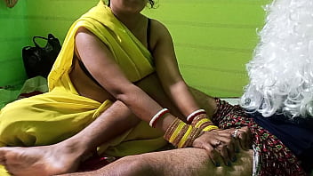 夫が去った後、巨乳のインド人バフが彼女の古いササール・ジ・ジャバルダスティと毎日セックスする