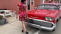 Viva Athéna en voiture classique (Impala 1958)