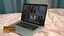 POV - трах с миниатюрной блондинкой Tiffany Tatum перед вебкамерой