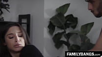 FamilyBangs.com ⭐ Garota ousada persegue o filho de sua irmã, Abella Danger, Lucas Frost