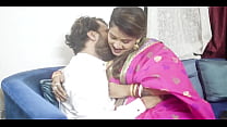 Amor indiano quente com esposa indiana casada e seu marido termina com sexo erótico - áudio em hindi