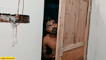 Индийскую деревенскую бхабхи трахнул вор в полночь! Реальный секс
